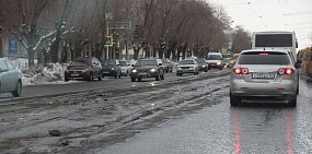 На главных улицах Орска могут запретить парковаться по ночам