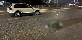 В Оренбурге на регулируемом пешеходном переходе женщина погибла под колесами внедорожника