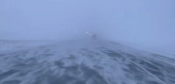 Трасса Оренбург - Орск сегодня сухая, но с метелью