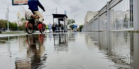 Дождь в Оренбурге. Фото из архива