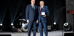 Денис Паслер и Александр Шамсутдинов. Источник фото: АО «Хромпик»
