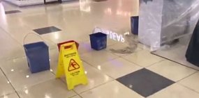 В Оренбурге во время сильного дождя затопило ТЦ «Армада»