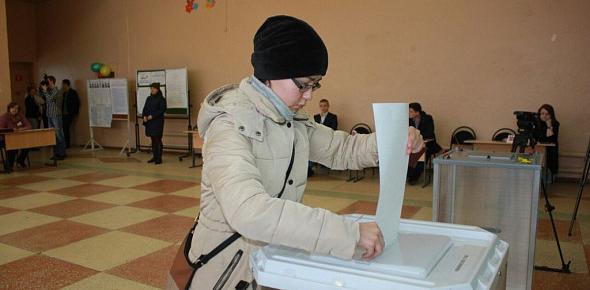 Голосование на одном из избирательных участков. Фото из архива