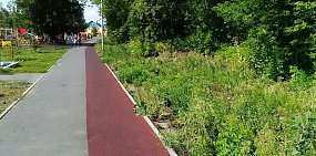 В парке Строителей Орска траву теперь будет косить МУП «Орскбытсервис»