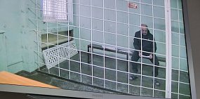 Обвиняемый глава Нежинского сельсовета присутствовал на заседании по ВКС. Фото пресс-службы суда 