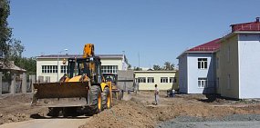 В спортзале ремонтируемой школы № 31 Орска до открытия должны еще раз поменять покрытие