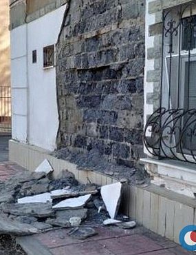В жилом доме Орска обрушилась стена