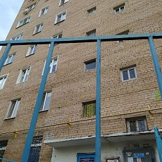 Дом на ул. Брестской, в нем на карантин закрыли 1 подъезд на карантин
