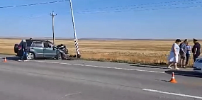 Двое детей из Оренбургской области погибли в аварии по пути на отдых в Геленджик. Их мать уснула за рулем