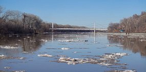 Урал в Оренбурге продолжает повышаться. В Орске он тоже начал расти