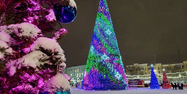 Новогодний городок в Оренбурге 23.12.2025