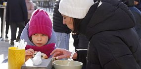 Во время дегустации новых блюд. Источник: Администрация Оренбурга