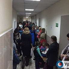 Очередь в детской поликлинике Орска, 9.11.2016