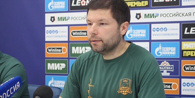 «Зачем вы пришли? Что вы хотите сказать? Я хочу говорить о позитиве...»: Главному тренеру ФК «Краснодар» Мураду Мусаеву не понравились вопросы корреспондента Урал56.Ру 