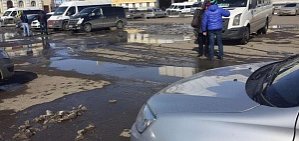 На Привокзальной площади Оренбурга противостояние перевозчиков и охраны дошло до драки