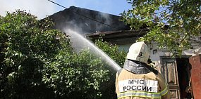 В Оренбурге сгорел расселенный дом