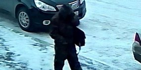 Фотография предполагаемого убийцы с камер видеонаблюдения, СК