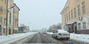 Снежная каша и заносы: в Оренбурге осложнилась дорожная обстановка