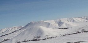 Снежная лавина сошла в Мурманской области. Под завалами находятся туристы