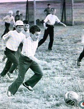 Футбол в лагере и кино во дворе: как орские пионеры 60-х проводили летние каникулы