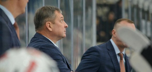 Главный тренер орского клуба во время матча