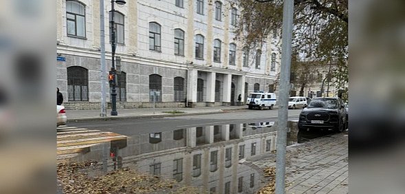 В центре Оренбурга на отремонтированной дороге пешеходный переход превратился в вечную лужу