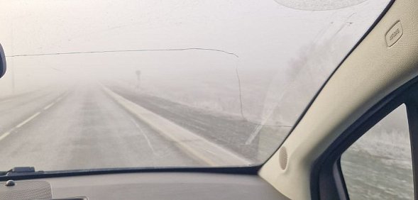 На трассе Оренбург - Орск стоит туман