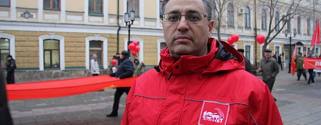 Максим Амелин на демонстрации в Оренбурге
